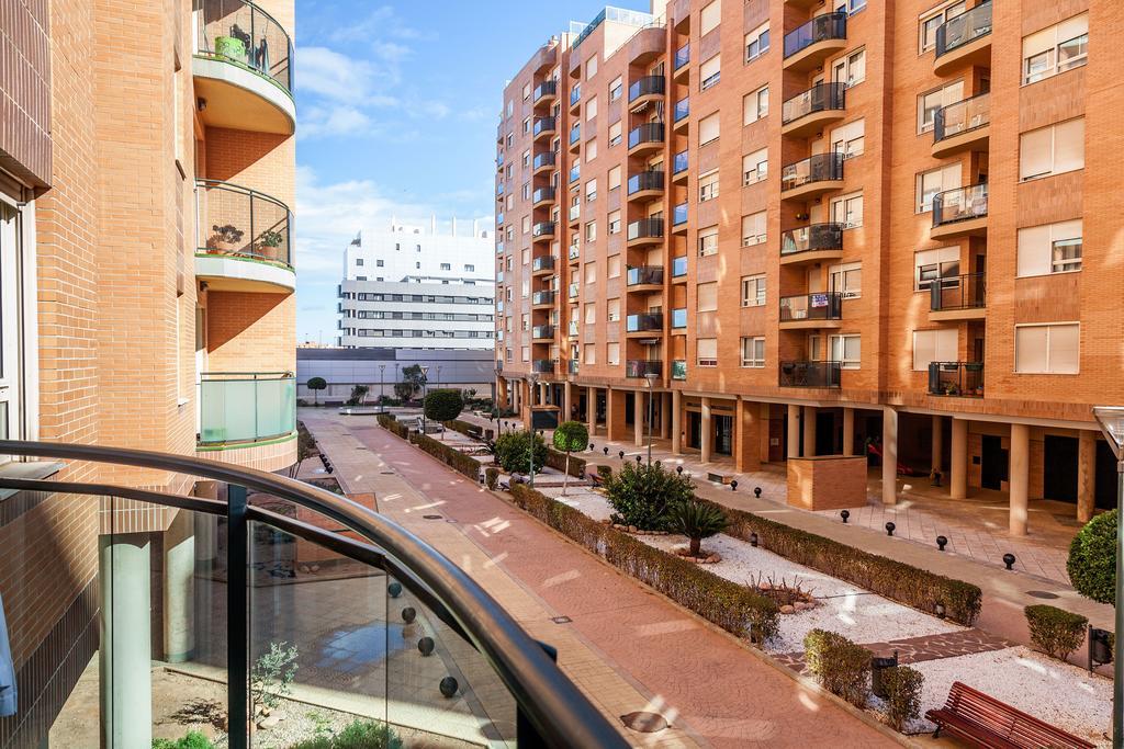 Valencia Flat Rental Swim And Paddle Chambre photo